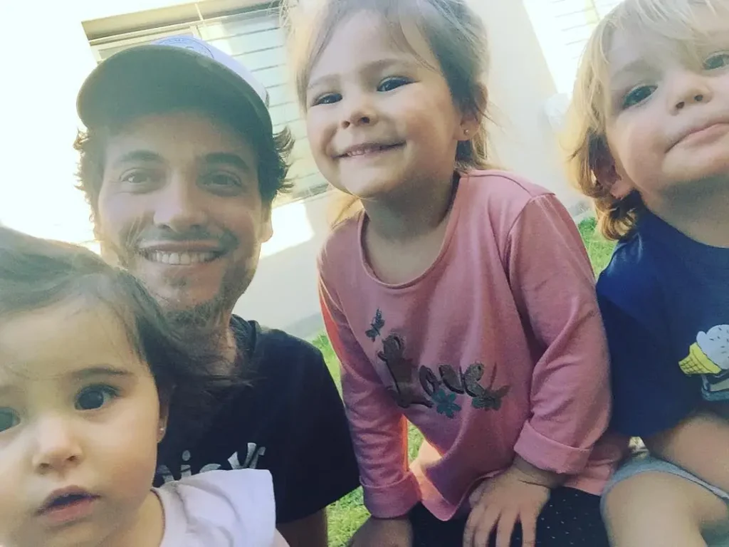 Martin Rodriguez with his kids